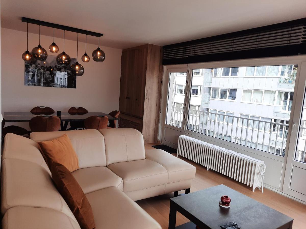 Lichtrijk En Comfortabel Hoekappartement Met Gratis Parking En Zeer Centraal Gelegen - Comme Chez Soi Ostende Kültér fotó