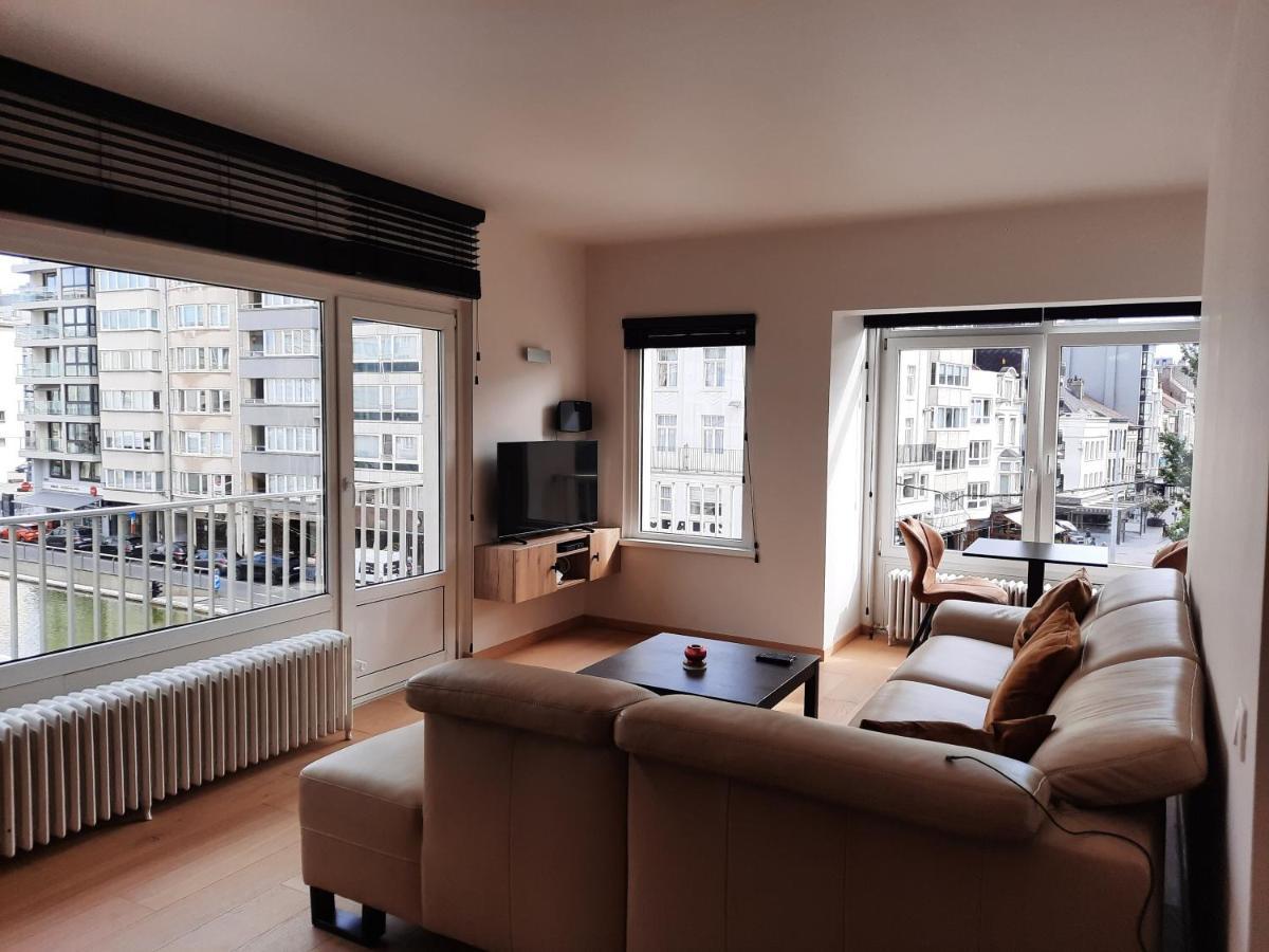 Lichtrijk En Comfortabel Hoekappartement Met Gratis Parking En Zeer Centraal Gelegen - Comme Chez Soi Ostende Kültér fotó