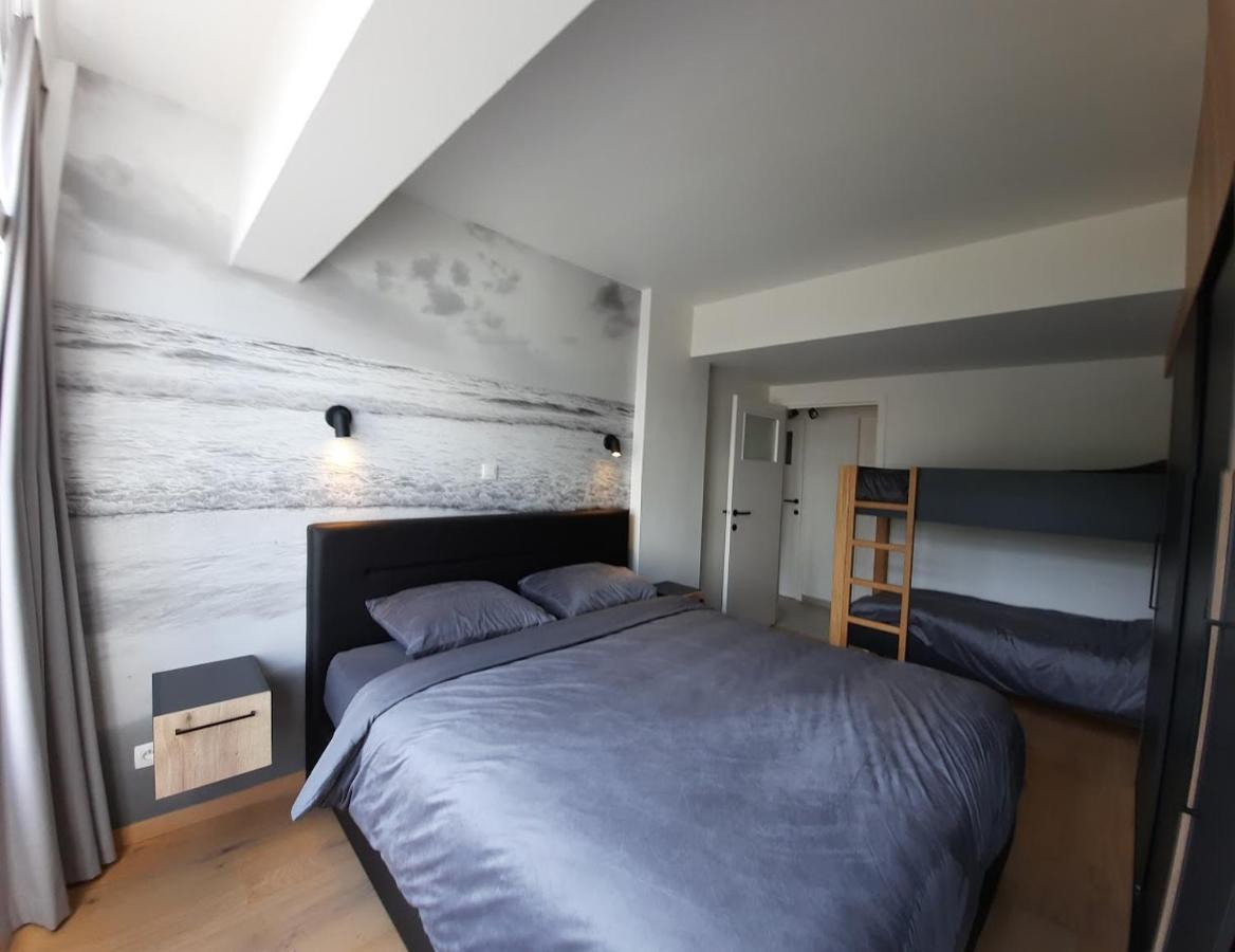 Lichtrijk En Comfortabel Hoekappartement Met Gratis Parking En Zeer Centraal Gelegen - Comme Chez Soi Ostende Kültér fotó