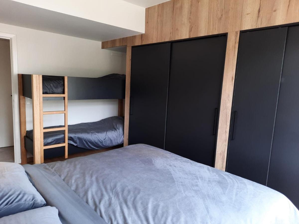 Lichtrijk En Comfortabel Hoekappartement Met Gratis Parking En Zeer Centraal Gelegen - Comme Chez Soi Ostende Kültér fotó